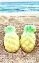 Load image into Gallery viewer, Pineapple soap close up