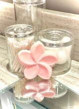 Load image into Gallery viewer, Plumeria soap close up